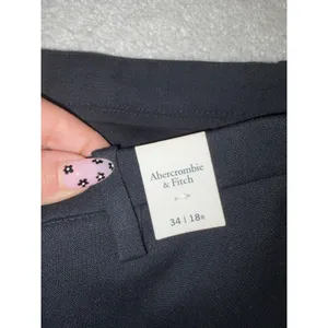 NWT Abercrombie Women's 18/34 Black Tailored Straight Dress Pants Curve Love thumbnail 4