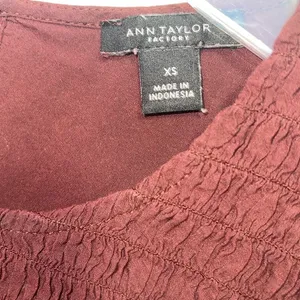 Ann Taylor Women’s Burgundy Flowy Balloon Sleeve Blouse Size XS thumbnail 3