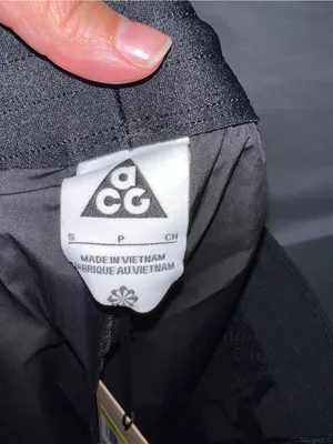 Nike ACG Women's‎ Black Athletic Shorts thumbnail 4