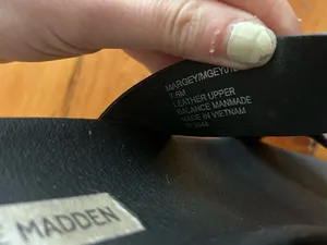 Steve Madden Margey Sandal 7.5 black double strap gold buckle thumbnail 4