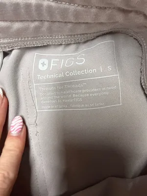 FIGS Scrub Pants thumbnail 2