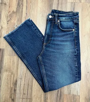 Zara Jeans Women's Size 2 Blue‎ Mid Rise Straight Leg Raw Hem Denim thumbnail 1