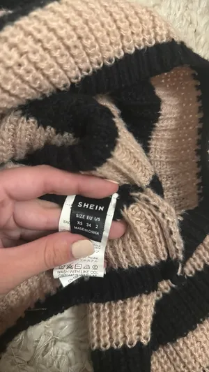 Shein Cropped Sweater thumbnail 2