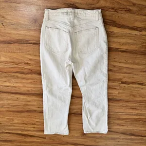 Abercrombie & Fitch Curve Love The 90s Relaxed Jean High Rise White 26 2R 5893 thumbnail 9