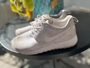 Nike Roshe Sneakers thumbnail 1