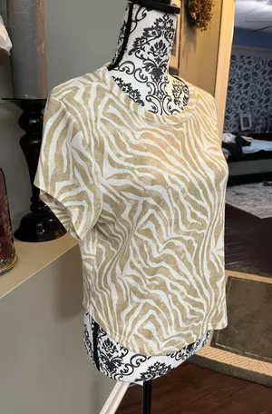 Tan & beige animal print size XL short sleeve top thumbnail 1