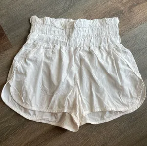 Free People White The Way Home Elastic-Ruffled Waist Athletic Shorts Large thumbnail 1