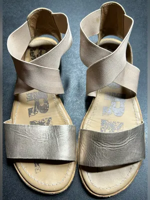 Sorel Women’s Size 7 Ella Strappy Beige Gold Metallic Sandals Shoes thumbnail 3