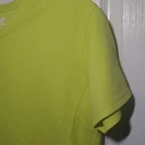 FINAL MARKDOWN NEW balance t shirt medium thumbnail 3