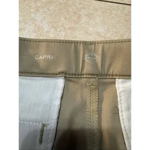 St. John’s Bay Capris- Khaki/ Mid Rise/Sz 14 NWT thumbnail 8