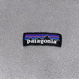 Patagonia Women’s Gray Micro D Quarter Zip Fleece Pullover size Medium thumbnail 3