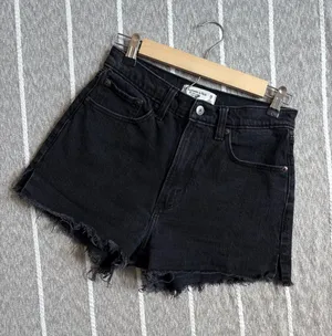 A&F Curve Love Mom Shorts thumbnail 1