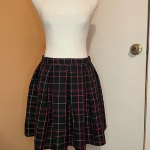 Hot topic Plaid Black and Pink Women's Skirt thumbnail 3