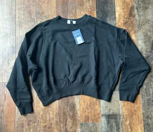 Universal Threads Black Cropped Crewneck Sweatshirt small thumbnail 1