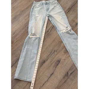 Altar'd State High Rise‎ Straight Jeans Light Wash Distressed 25 thumbnail 2