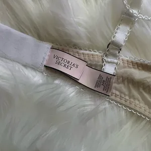 Victoria’s Secret Padded Demi Bra thumbnail 4