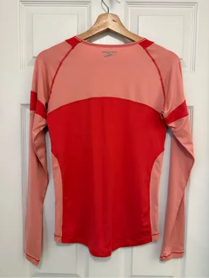 Like New Brooks Equilibrium Technology Women's Long Sleeve Athletic Top Pink thumbnail 2