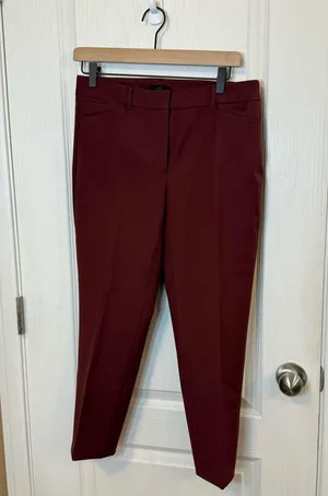 White House | Black Market Elegant Burgundy Women's Capris thumbnail 1