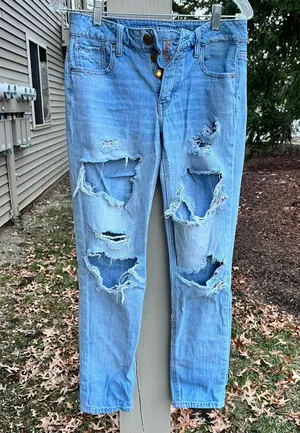 American Eagle Strigid Ripped Tom Jean thumbnail 1
