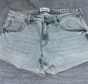 BCBGGeneration Jean shorts thumbnail 1