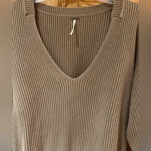 Free People Allure‎ Pull Over Deep V-Neck Ribbed Sweater Taupe Brown Size Small thumbnail 8