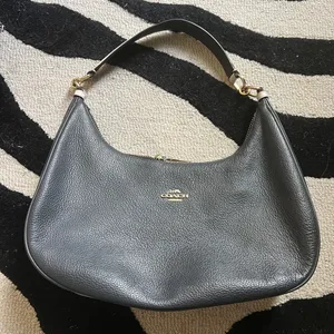 Coach Harley East West Hobo Navy Blue Ivory Leather Shoulder & Crossbody Bag thumbnail 6