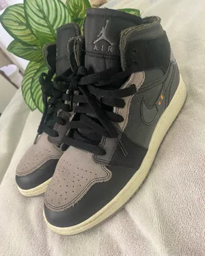 Air Jordan 1 SE Craft Mid Inside Out - Black ( Kids Size 5.5 thumbnail 1