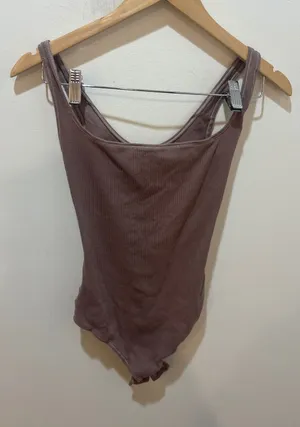Skims Ribbed Bodysuit Mauve Dusty Rose Scoop Neck Sleeveless Womens Size M thumbnail 1