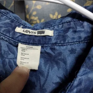 Levi's Pearl Snap Blue Floral Button-Up Chambray Shirt thumbnail 3