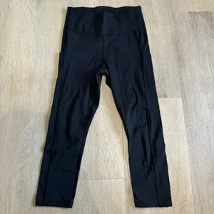Athleta Black Ultimate Stash Crop Legging thumbnail 2