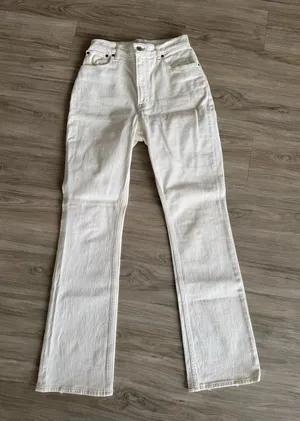 Abercrombie Curve Love Flare Jeans thumbnail 1