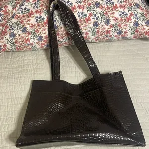Brown crocodile print purse; no brand thumbnail 1