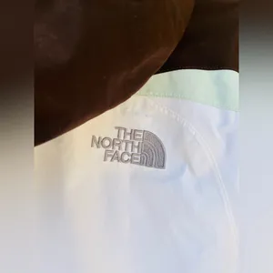 THE NORTH FACE jacket 🖤💚🤍 thumbnail 11