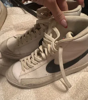 Nike Sneakers thumbnail 1