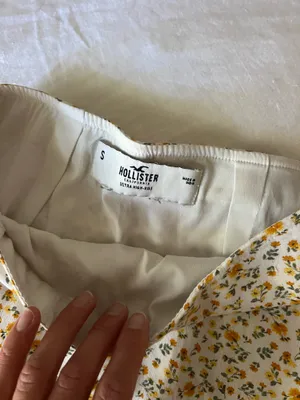Hollister floral mini skirt thumbnail 2
