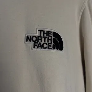 The North Face‎ Cream Crewneck Sweatshirt Women's XL Embroidered Pullover thumbnail 2
