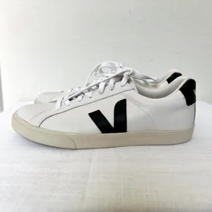 Veja Esplar Sneakers in Black & White thumbnail 2