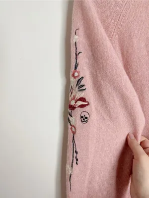 Skull Cashmere Dusty Pink Floral Skull Embroidery Neck Cutout Cashmere Sweater M thumbnail 9