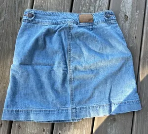 American Eagle size 2 denim mini skirt‎ button detail pockets thumbnail 1