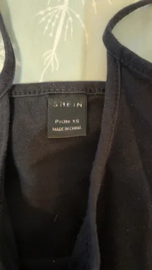 Basic cropped black tank top thumbnail 2