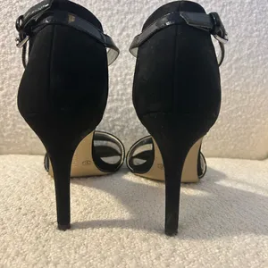 Cosmopolitan Glossy Black Heels thumbnail 2