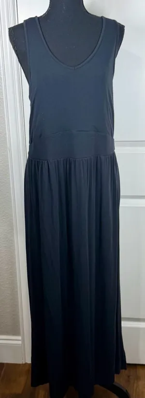 Peach Women's Sleeveless V-Neck Cross-Back Maxi Dress Black Size M thumbnail 1