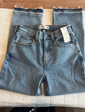 Abercrombie Ankle Straight Ultra High-Rise thumbnail 3