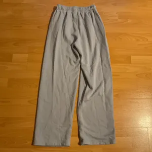 Alo Yoga Accolade Straight Leg Sweatpant Winter Frost XS thumbnail 8