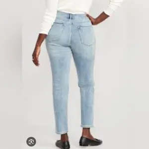 Old Navy Power Straight High Rise Distressed Denim Size 12 thumbnail 2