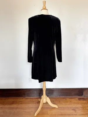 Vintage Solid Black Long Sleeve Velvet Dress with Chain Belt thumbnail 5