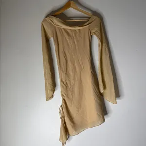 NWT Princess Polly Villar Off The Shoulder‎ Mini Dress Gold Size 2 thumbnail 9