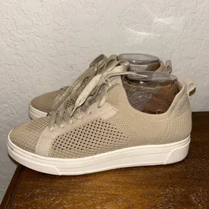 White Mountain Uncut Knit Shimmer Lace Up Platform Sneaker Shoes Size 9 thumbnail 5