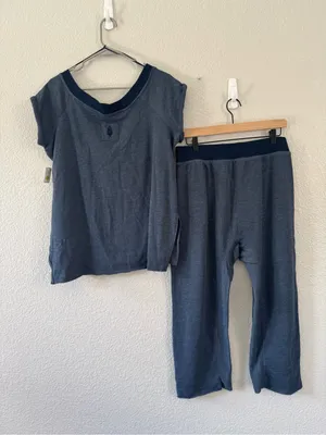 Free People One To Beat Set Midnight Navy NWT Size Small Lounge Set Athleisure thumbnail 4