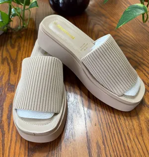 Cushionaire Taupe Weave Ribbed Platform Slide Sandals Beige Tan Size 9 New thumbnail 1